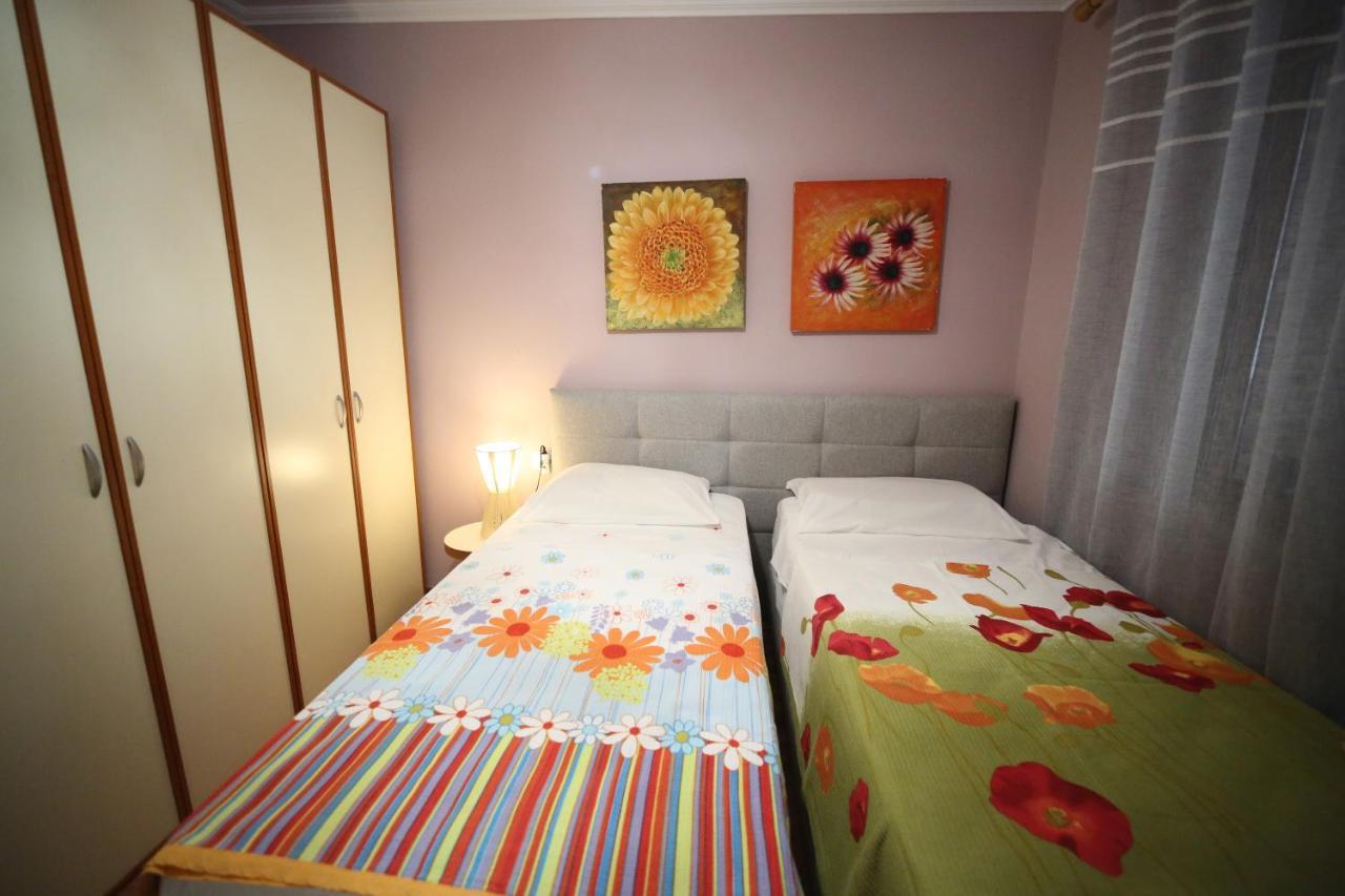 Eos Appartement Tirana Buitenkant foto