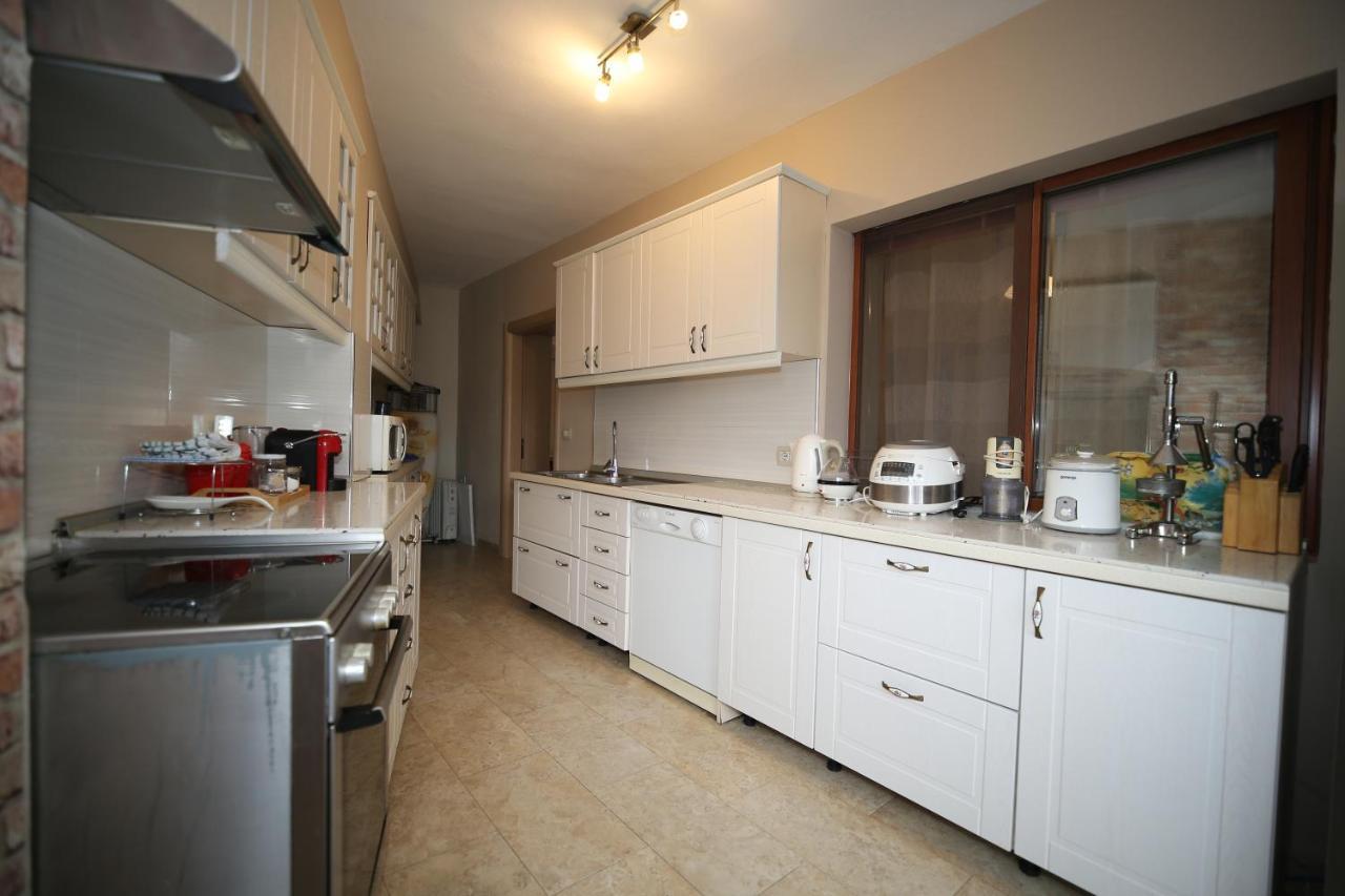 Eos Appartement Tirana Buitenkant foto