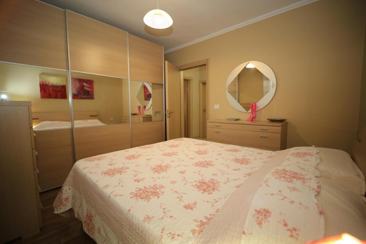 Eos Appartement Tirana Buitenkant foto